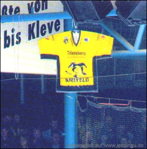 Endlich - das Trikot an der Decke !