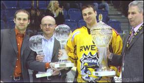 Herberts Vasiljevs - Top-Torjäger der Hauptrunde - bester Eishockeyspieler und bester Außenstürmer des Jahres. Jiri Ehrenberger Trainer des Jahres.