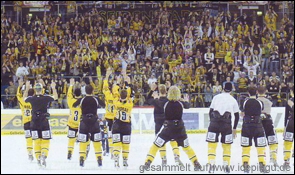 Danke an die Fans. Ein gelungener Saison-Abschluss fand in der Krefelder Kneipe Herbst Pitt statt.