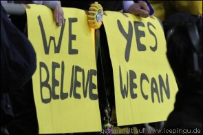 Play-Offs 2014: Yes we can!<br>Die RP Pinguine Masken finden großen Anklang.