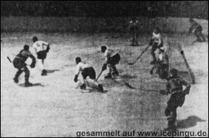 Spielszene aus dem Spiel Krefelder EV - EV Westfalen Dortmund.