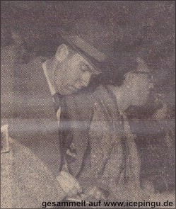 Bundestrainer Frank Trottier zu Besuch beim Spiel der beiden Krefelder Mannschaften gegeneinander.