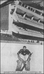 Uli Jansen vor dem Olympiastadion in Cortina d