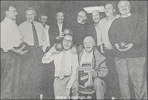 Vlnr.: Pelzer, Dr. Dohr, Schiri Segermann, Pescher, Moesgen, Eckstein, Münstermann, Konecki kniend Jansen und Müller - verstorben sind Guttowksi und Scholten - es fehlt Bierschel.